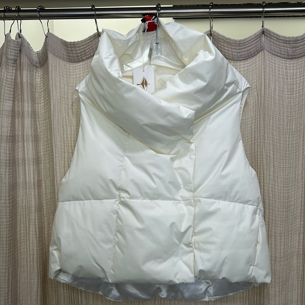 White Pretty rugged vest M/L